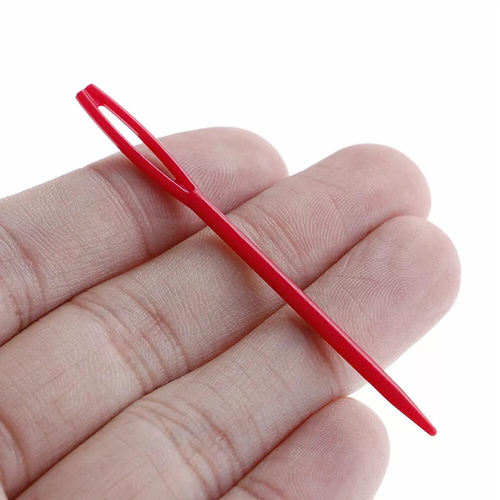 100 X PLASTIC NEEDLES SEWING KNITTING DARNING THREADING 7CM NEEDLES - Image 3